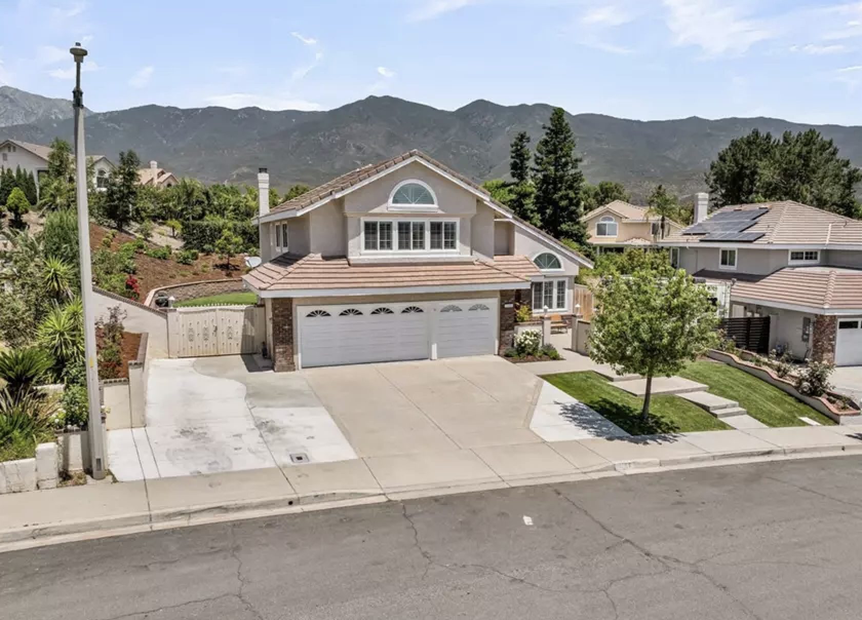 13982 CLAREMONT LANE